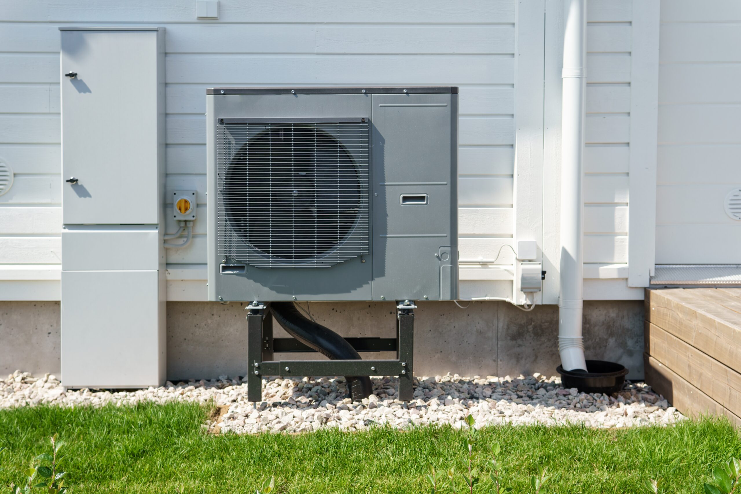 How to Choose Between a Heat Pump vs Air Conditioner